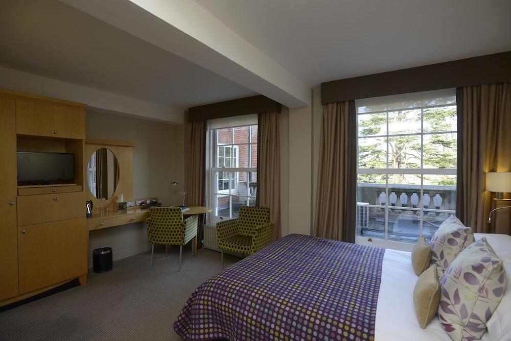 Lensbury 4* Teddington