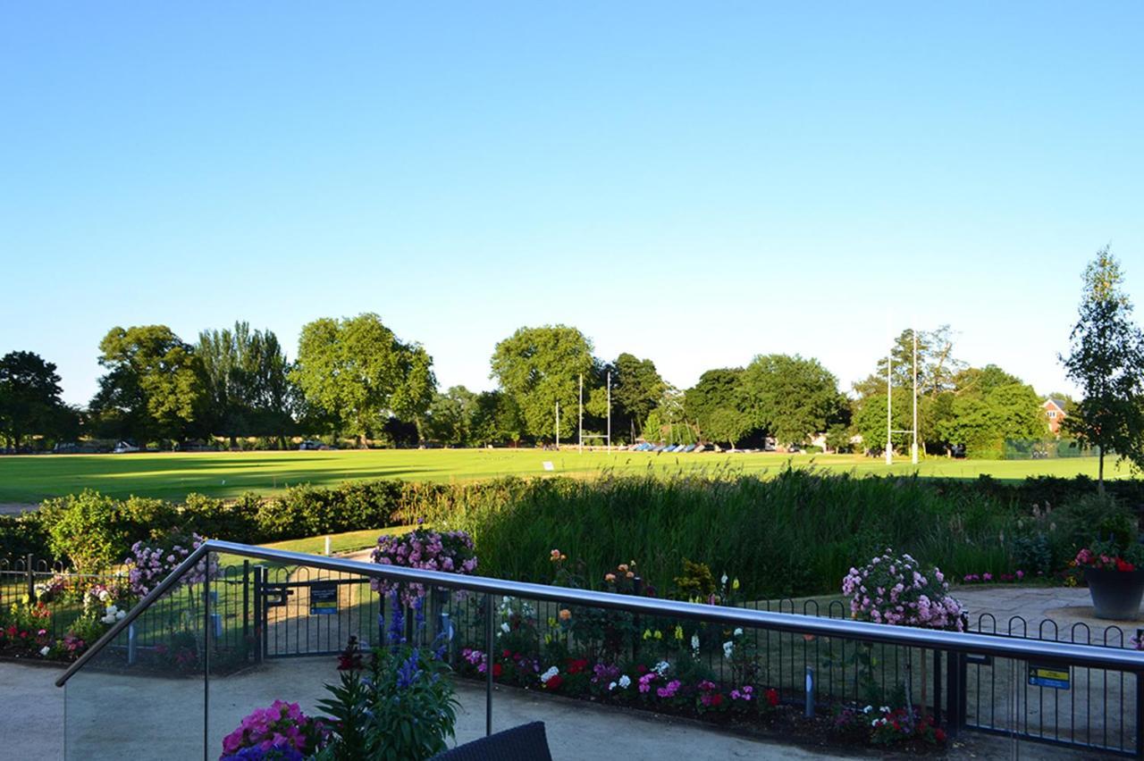 Lensbury 4*