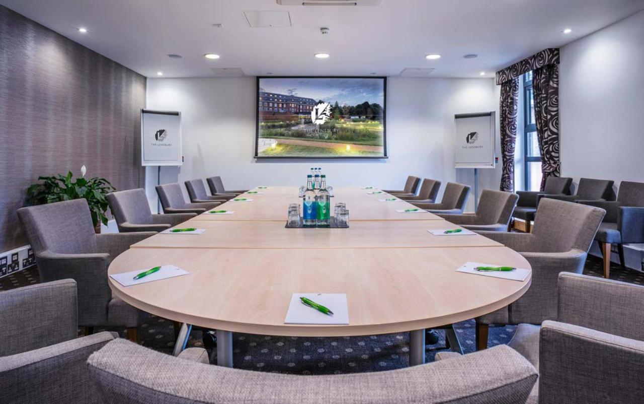 Lensbury Hotel 4*