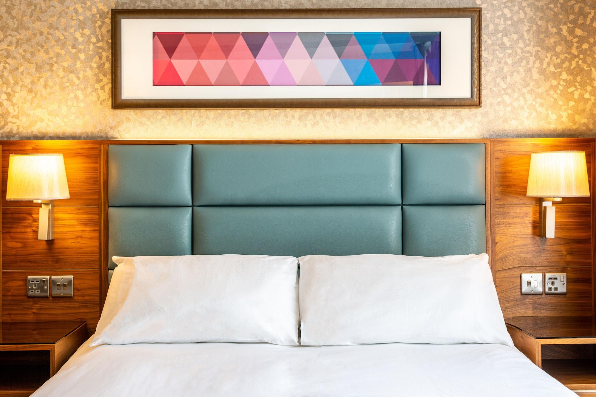 The Lensbury Отель 4*