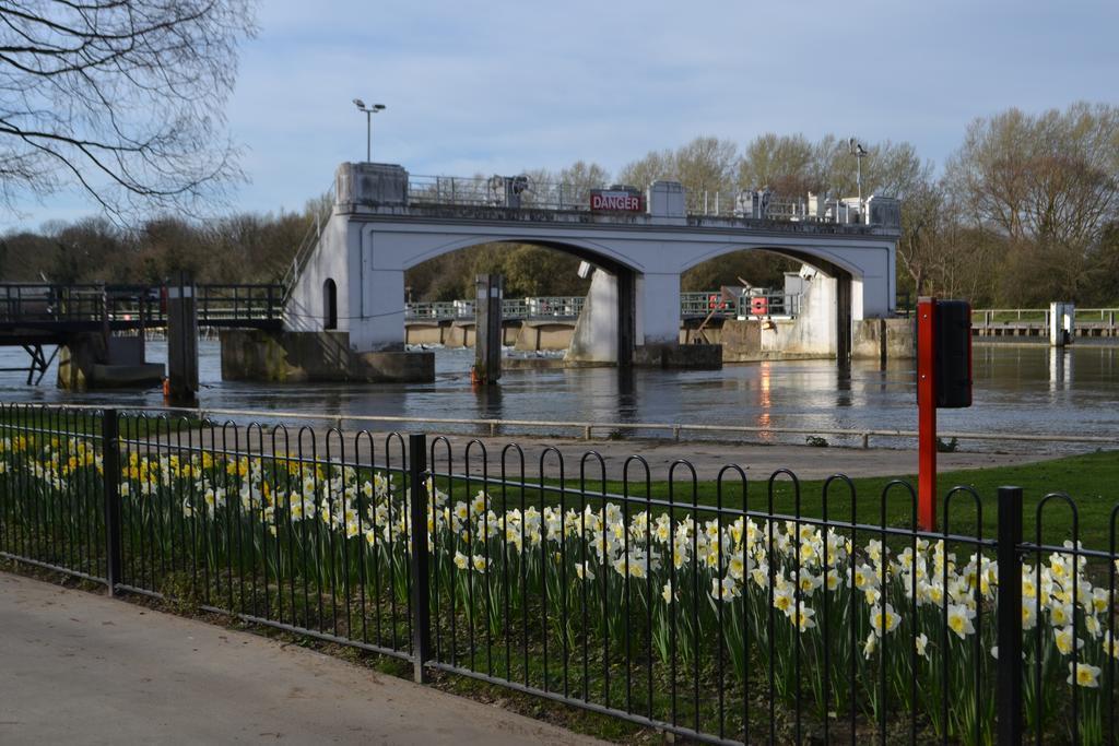 Lensbury