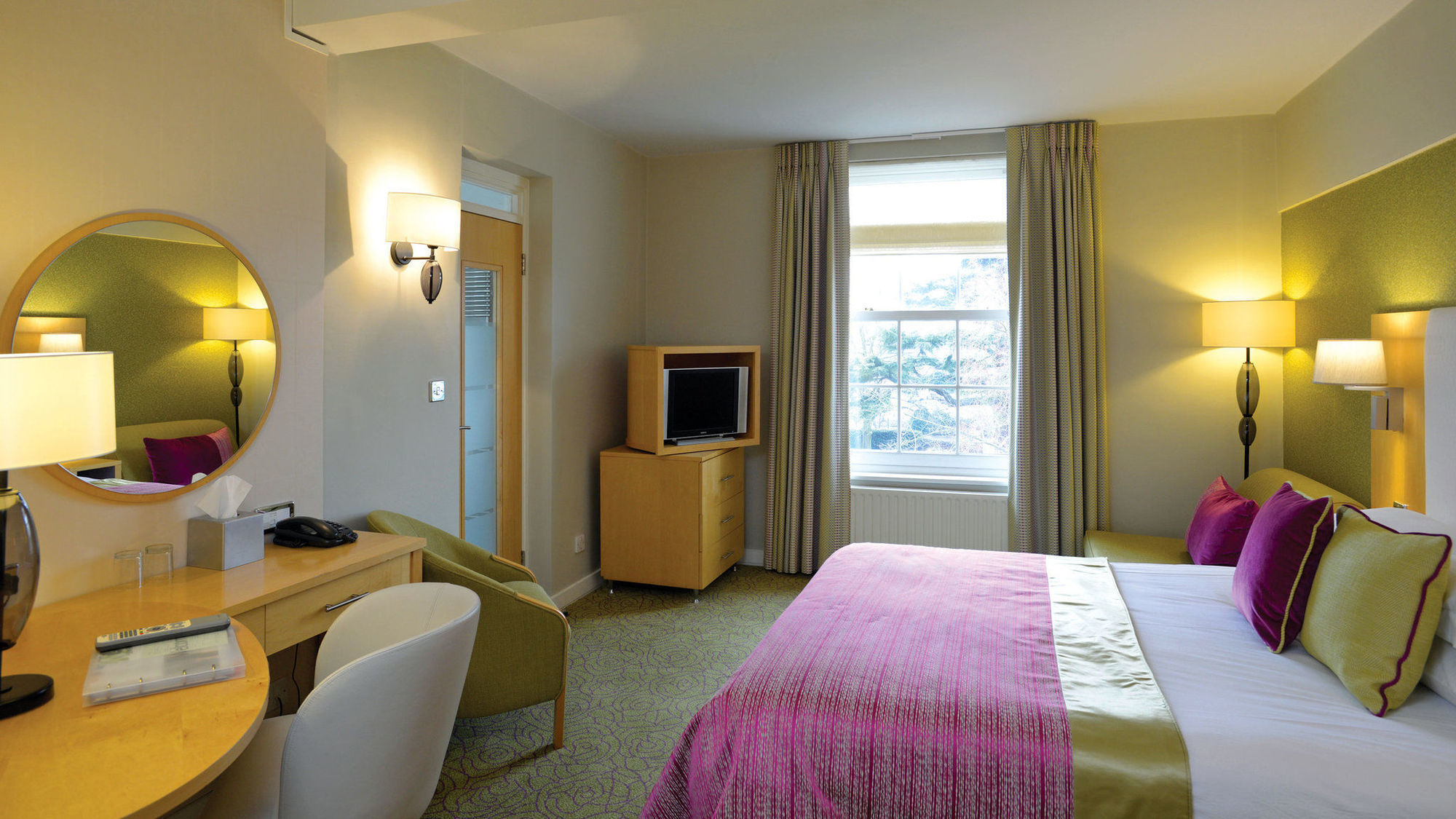 Hotel Lensbury Teddington